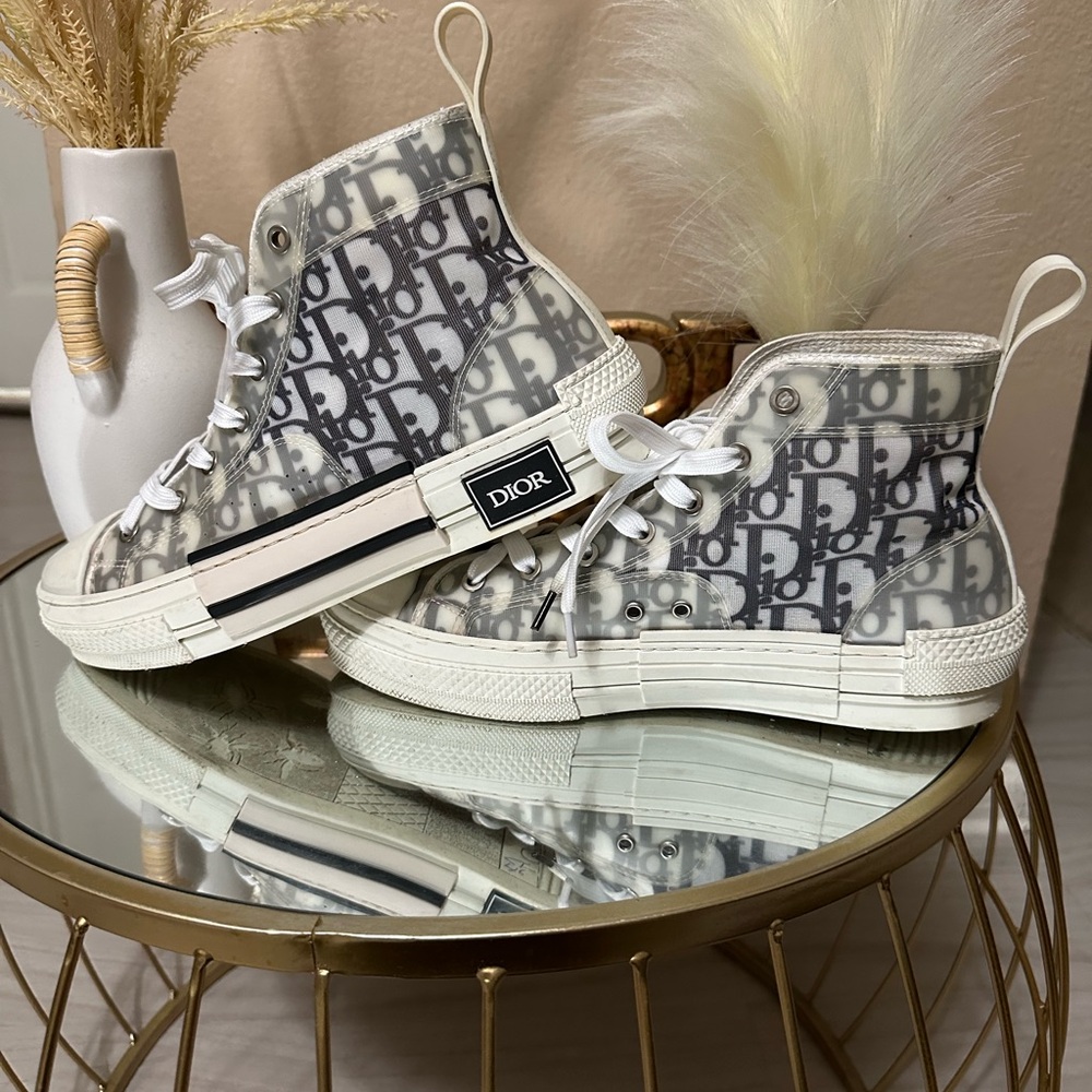 Dior White and Gray High-Top Sneakers with Logo Pattern - Picture 1 of 15